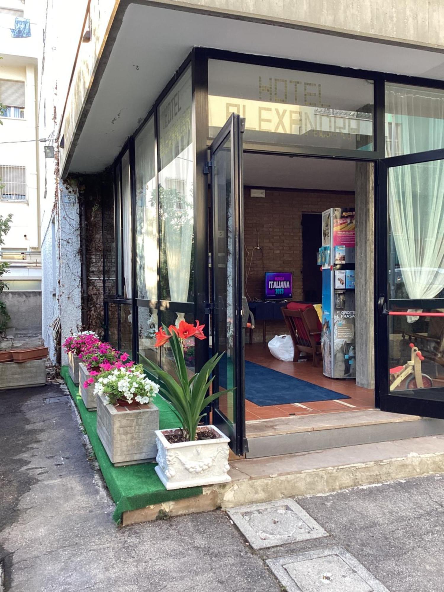 Hotel Villa Alexandra Bellaria-Igea Marina Exterior photo